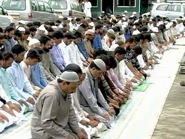 Videos : पूरे देश में ईद-उल-जुहा मनाई जा रही, पीएम मोदी ने दी बधाई
