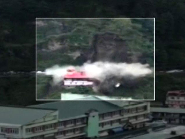 Massive Landslide On Chandigarh-Shimla National Highway, Vehicles Buried