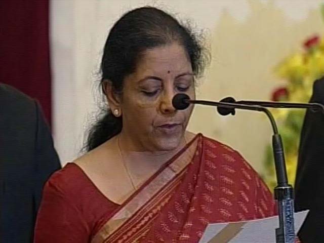 निर्मला सीतारमण बनीं देश की दूसरी महिला रक्षामंत्री