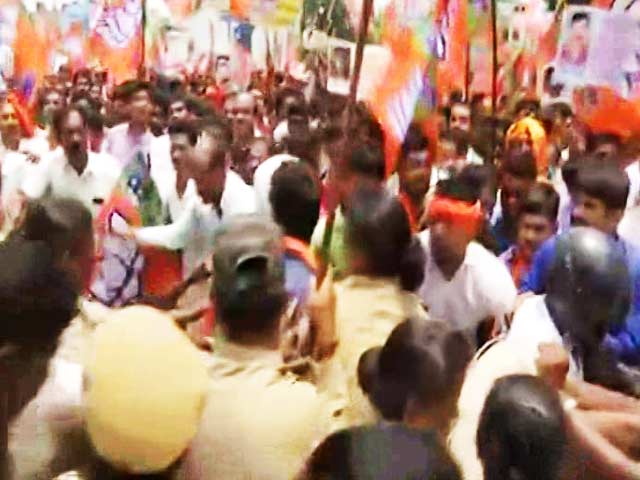 Video : At BJP's Mega Rally In Mangaluru, Top Leader BS Yeddyurappa Detained