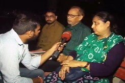 डेरा समर्थकों में लापता बेटे की तलाश, सिरसा पहुंचे शादाब के माता-पिता डेरा समर्थकों में लापता बेटे की तलाश, सिरसा पहुंचे शादाब के माता-पिता