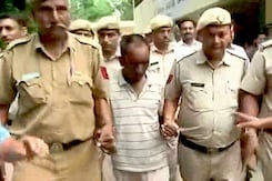 गुरुग्राम स्कूल में बच्चे की हत्या का आरोपी 3 दिन की पुलिस रिमांड पर गुरुग्राम स्कूल में बच्चे की हत्या का आरोपी 3 दिन की पुलिस रिमांड पर