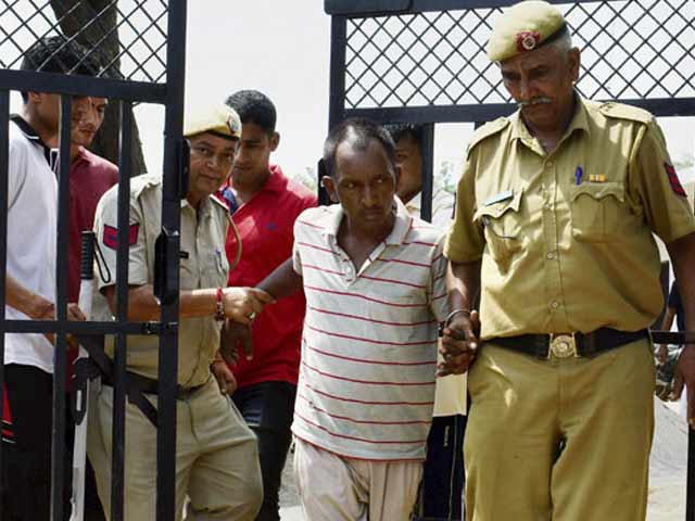 इंडिया 9 बजे: आरोपी बस कंडक्टर तीन दिन की पुलिस रिमांड पर