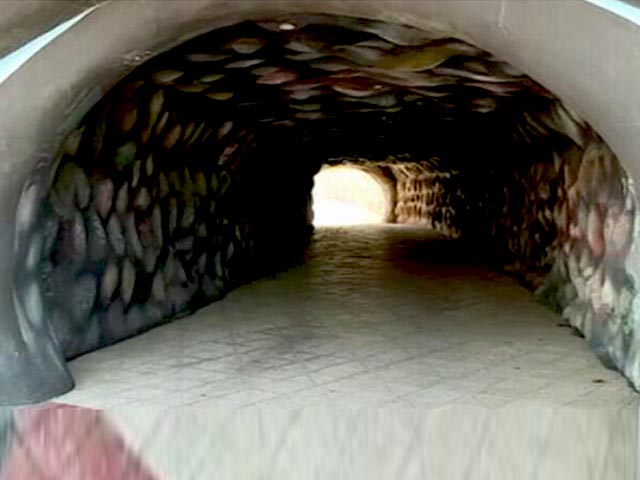 खुलासा : राम रहीम के डेरे में बनी है एक लंबी सुरंग