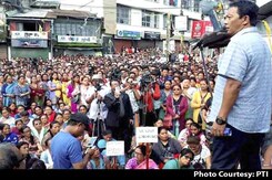 Shops Open In Darjeeling; All Eyes On Tomorrow's All-Party Meeting Shops Open In Darjeeling; All Eyes On Tomorrow's All-Party Meeting