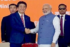 जापानी पीएम शिंजो आबे का भारत में आज दूसरा दिन, बुलेट ट्रेन की नींव रखी जापानी पीएम शिंजो आबे का भारत में आज दूसरा दिन, बुलेट ट्रेन की नींव रखी