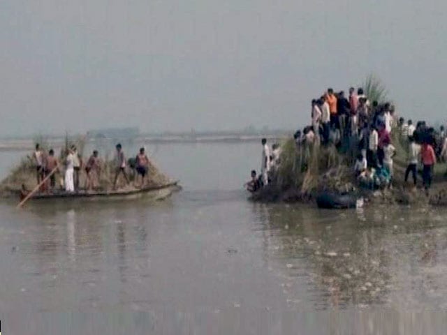 Videos : बागपत : यमुना नदी में डूबने से 22 लोगों की हुई मौत