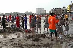 Versova Beach Clean Up In 100th Week, 7.2 Million Kg Plastic Removed Versova Beach Clean Up In 100th Week, 7.2 Million Kg Plastic Removed