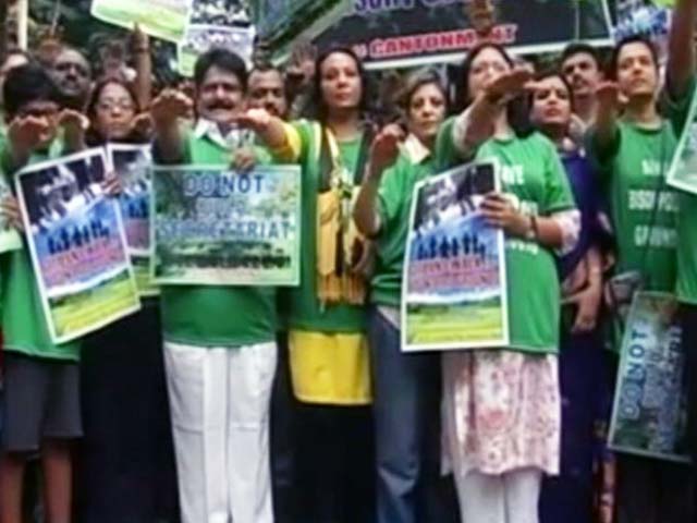 हैदराबाद में पोलो ग्राउंड के अधिग्रहण के विरोध में उतरे लोग