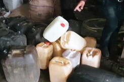 आजादपुर मंडी के पास से बरामद हुआ तेजाब, अदरख धोने में किया जाता था इस्तेमाल आजादपुर मंडी के पास से बरामद हुआ तेजाब, अदरख धोने में किया जाता था इस्तेमाल