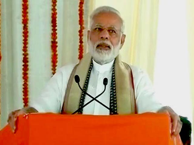 हर समस्या का समाधान विकास में है: वाराणसी में पीएम नरेंद्र मोदी