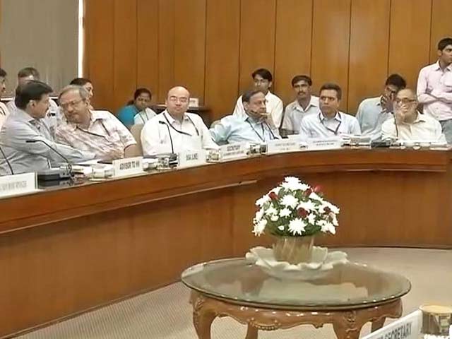 क्‍या प्रधानमंत्री की भी नहीं सुनते उनके मंत्री?