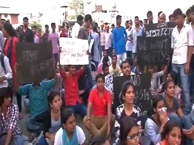 Video : Banaras Hindu University Students Accuse Officials Of Victim-Shaming