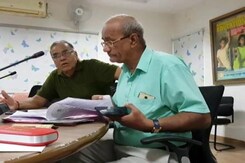 दिल्ली के तीन नगर निगमों के पेंशनर दर-दर भटकने को मजबूर दिल्ली के तीन नगर निगमों के पेंशनर दर-दर भटकने को मजबूर