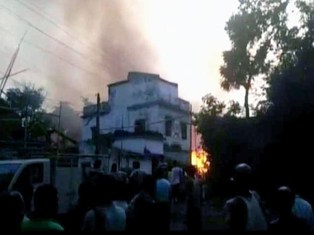 Videos : झारखंड में पटाखा फैक्ट्री में आग से 8 लोगों की मौत
