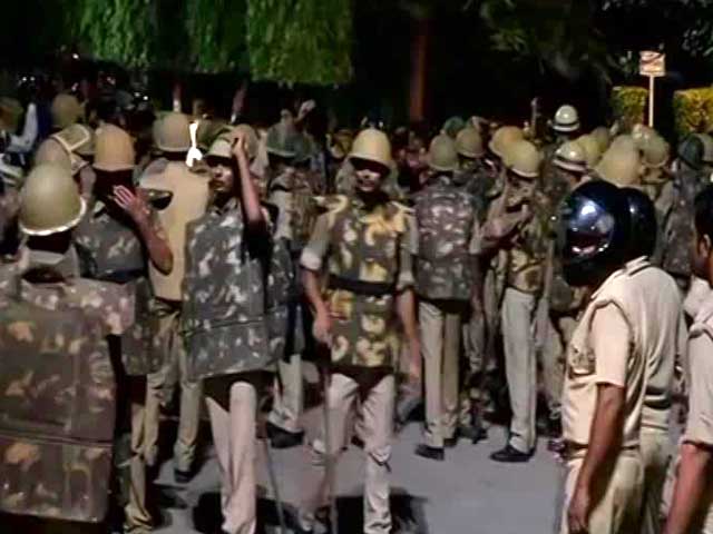 PM Modi, Amit Shah Dial Yogi Adityanath After Varanasi University (BHU) Violence