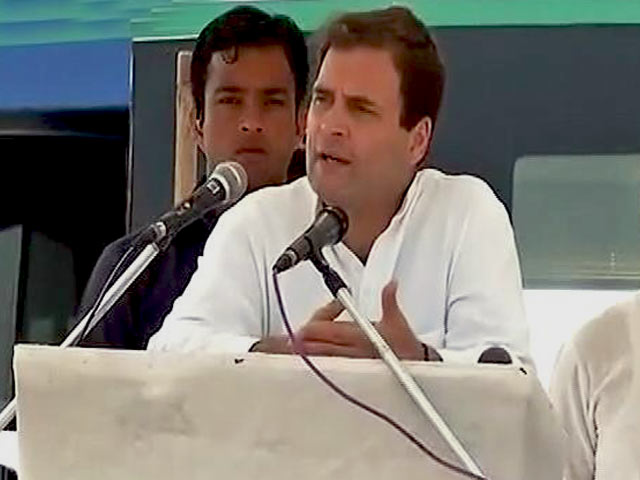राहुल गांधी ने गुजरात के विकास मॉडल पर साधा निशाना