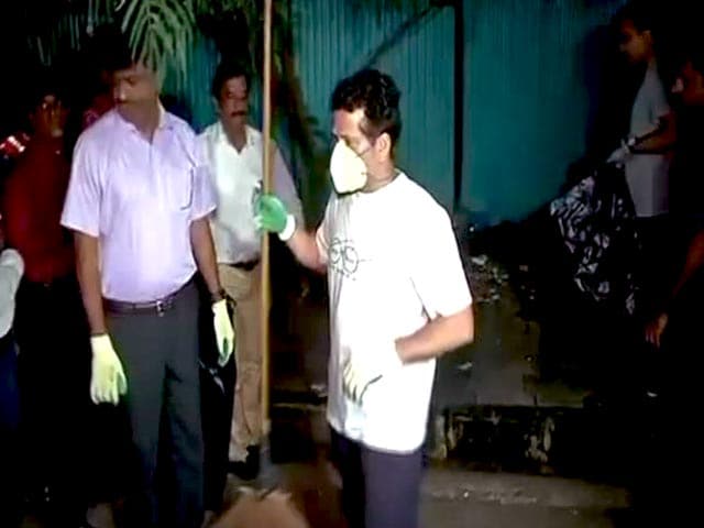 Video : Sachin Tendulkar Participates In #SwachhataHiSeva, Cleans The Streets Of Mumbai