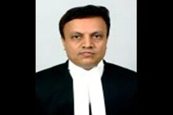 कर्नाटक हाइकोर्ट के जज जयंत पटेल का रिटायरमेंट से पहले ही इस्तीफ़ा कर्नाटक हाइकोर्ट के जज जयंत पटेल का रिटायरमेंट से पहले ही इस्तीफ़ा