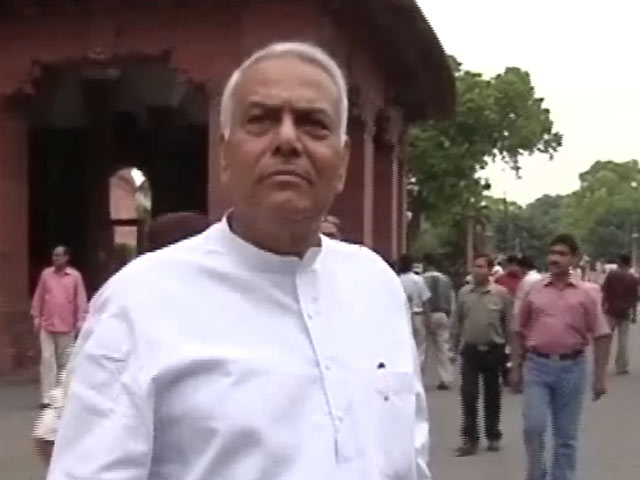 बड़ी ख़बर:  अपनों के निशाने पर मोदी सरकार