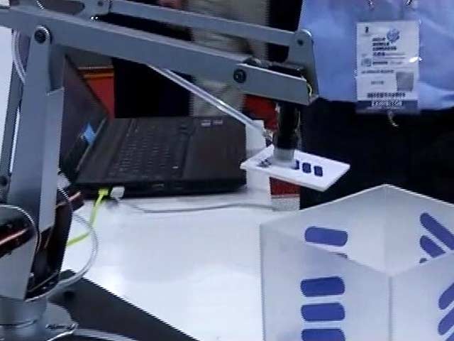 Video : NDTV Tests 5G Robotic Arm