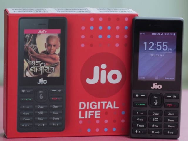 जियो फोन इन कारणों से है 'स्मार्ट' फीचर फोन