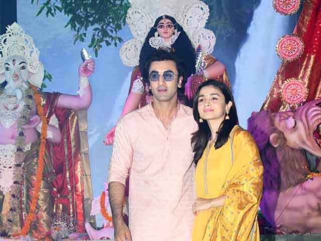 Alia Bhatt & Ranbir Kapoor Celebrate Durga Puja