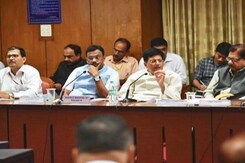 Mumbai Stampede: Rail Minister Piyush Goyal Holds Meet To Review Safety Mumbai Stampede: Rail Minister Piyush Goyal Holds Meet To Review Safety