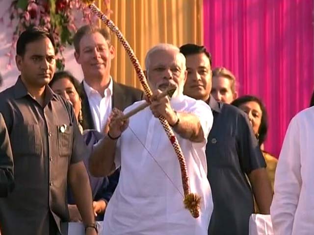 इंडिया 9 बजे: दिल्ली में श्री धार्मिक रामलीला कमेटी और लव कुश रामलीला कमेटी में रावण दहन