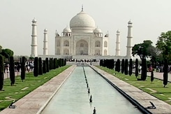 यूपी पर्यटन विभाग की किताब से गायब हुआ ताजमहल यूपी पर्यटन विभाग की किताब से गायब हुआ ताजमहल