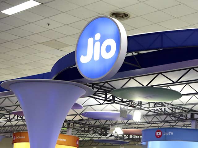 360 Daily: Jio Rs. 149 Plan Offers Unlimited Data, Huawei Mate 10 Pro Leaked, and More