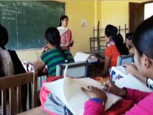 Videos : प्राइम टाइम: ठेके पर शिक्षक, संकट में शिक्षा