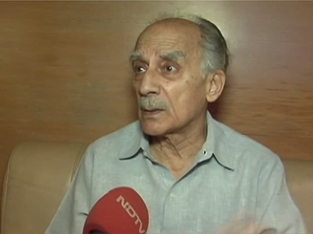 केंद्र में ढाई लोगों की सरकार है: अरुण शौरी