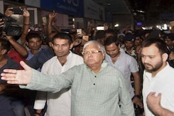 आईआरसीटीसी घोटाला : लालू यादव पहुंचे CBI मुख्यालय आईआरसीटीसी घोटाला : लालू यादव पहुंचे CBI मुख्यालय