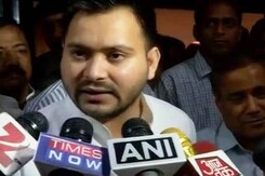 आईआरसीटी घोटाला : पूछताछ के लिए तेजस्वी यादव पहुंचे सीबीआई मुख्यालय आईआरसीटी घोटाला : पूछताछ के लिए तेजस्वी यादव पहुंचे सीबीआई मुख्यालय