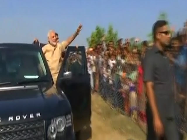वडनगर में पीएम मोदी का रोड शो