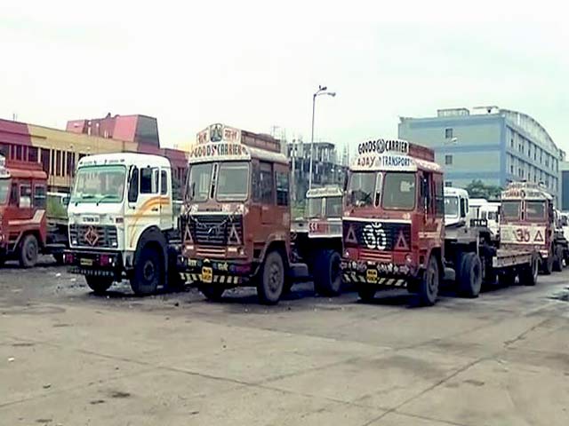 जीएसटी के विरोध में देशभर के ट्रांसपोर्टरों का आज और कल चक्का जाम