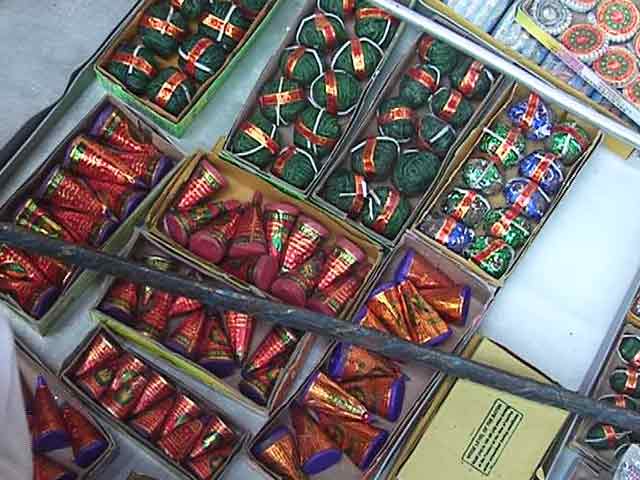 पटाखों पर प्रतिबंध के खिलाफ व्यापारी पहुंचे सुप्रीम कोर्ट