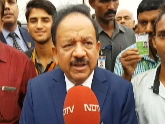 इंडिया 8 बजे: ज़ीरो पॉल्यूशन वाले पटाखे इजाद करें वैज्ञानिक- डॉ. हर्षवर्धन