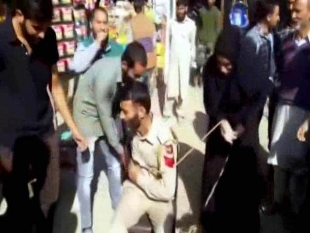 Video : Kashmir Cop Tied To Chair, Roughed Up Allegedly For Taking Photo Of Woman