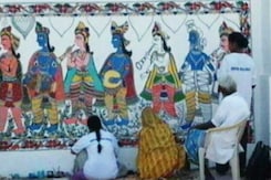 मधुबनी में दुनिया की सबसे बड़ी पेंटिंग बनाने का दावा मधुबनी में दुनिया की सबसे बड़ी पेंटिंग बनाने का दावा