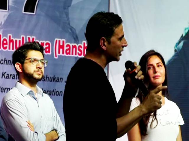 Akshay Kumar, Katrina Kaif & Aditya Thackeray At A Kudo Tournament