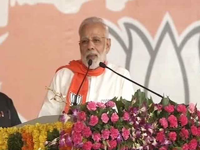 इंडिया 7 बजे: कांग्रेस को विकास से नफरत है: गांधीनगर में पीएम मोदी