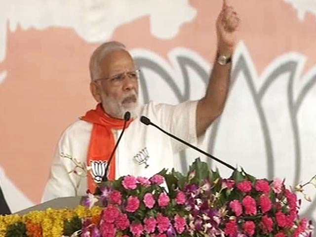 इंडिया 8 बजे: गांधीनगर में पीएम मोदी ने कांग्रेस पर जमकर हमला बोला