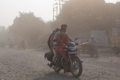 पीएम के संसदीय क्षेत्र में प्रदूषण का स्तर बढ़ा पीएम के संसदीय क्षेत्र में प्रदूषण का स्तर बढ़ा