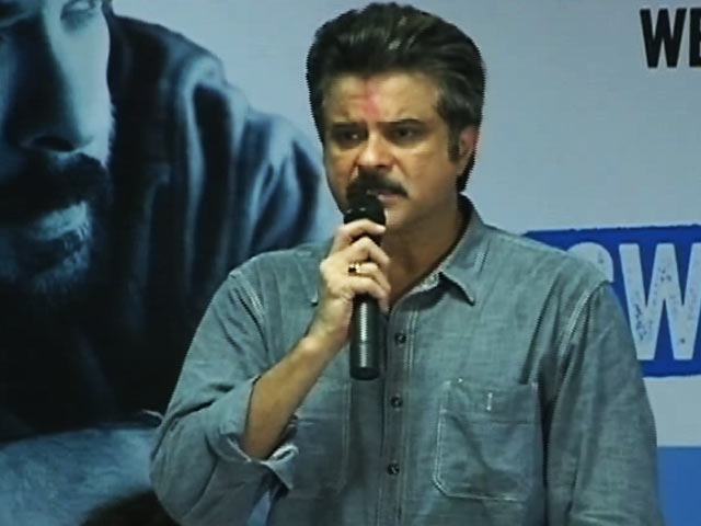 मुंबई के चेंबूर की गलियों में डस्टबिन लेकर निकले अनिल कपूर