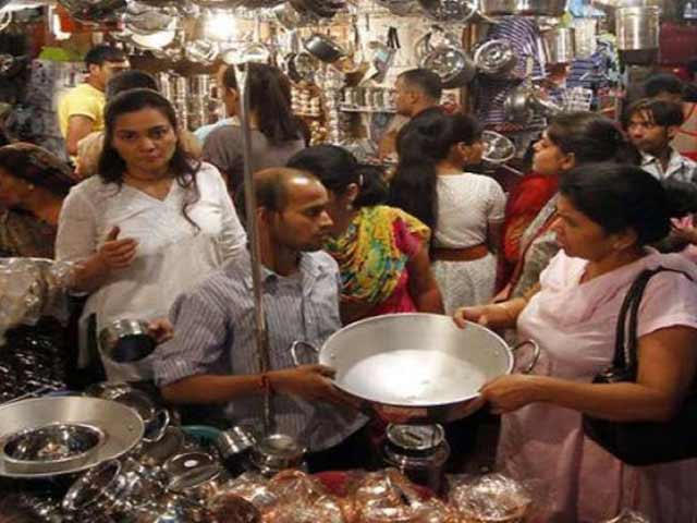 कई बर्तन दुकानदारों ने जीएसटी के 3% का बोझ खुद उठाने का फैसला किया