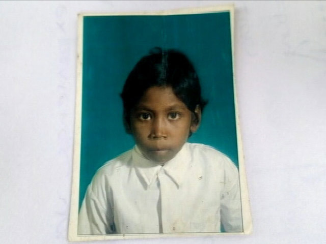 इंडिया 8 बजे: झारखंड के सिमडेगा में 11 साल की बच्ची की भूख से मौत