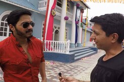 Watch: Shreyas Talpade On The Sets Of <i>Golmaal Again</i> Watch: Shreyas Talpade On The Sets Of <i>Golmaal Again</i>
