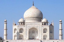 ताजमहल को मिली कलैंडर में जगह ताजमहल को मिली कलैंडर में जगह